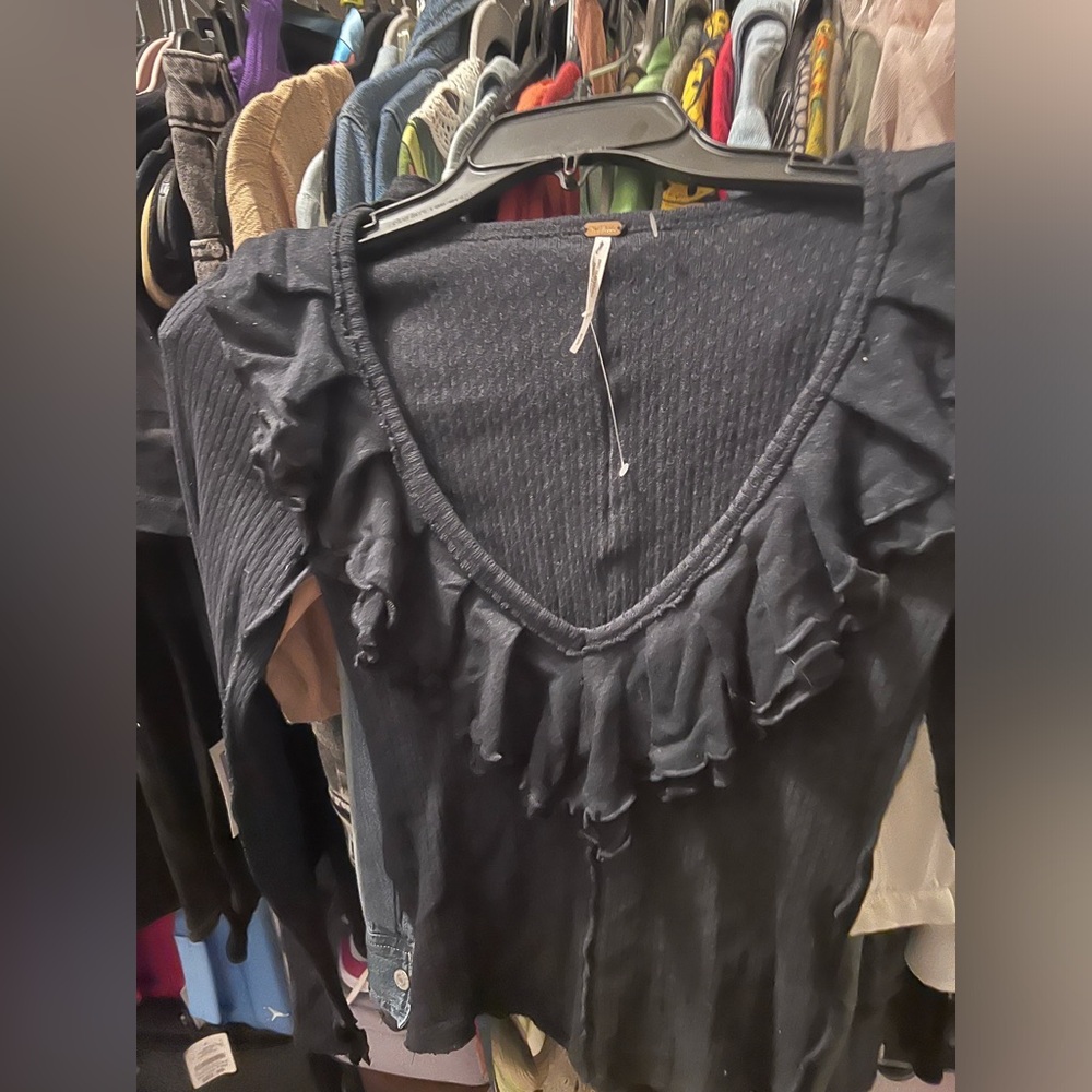 New! Free People low cute long sleeve top
